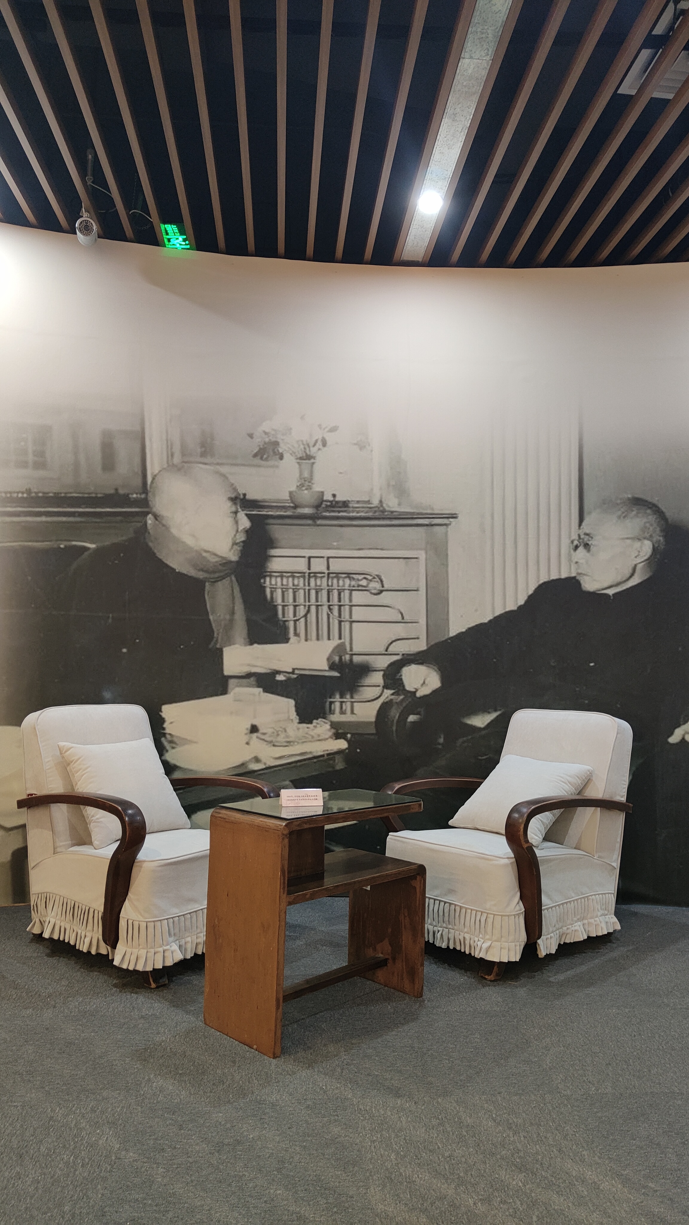 沙发.jpg